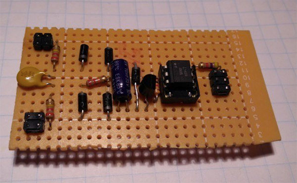 A satisfyingly symmetrical circuit