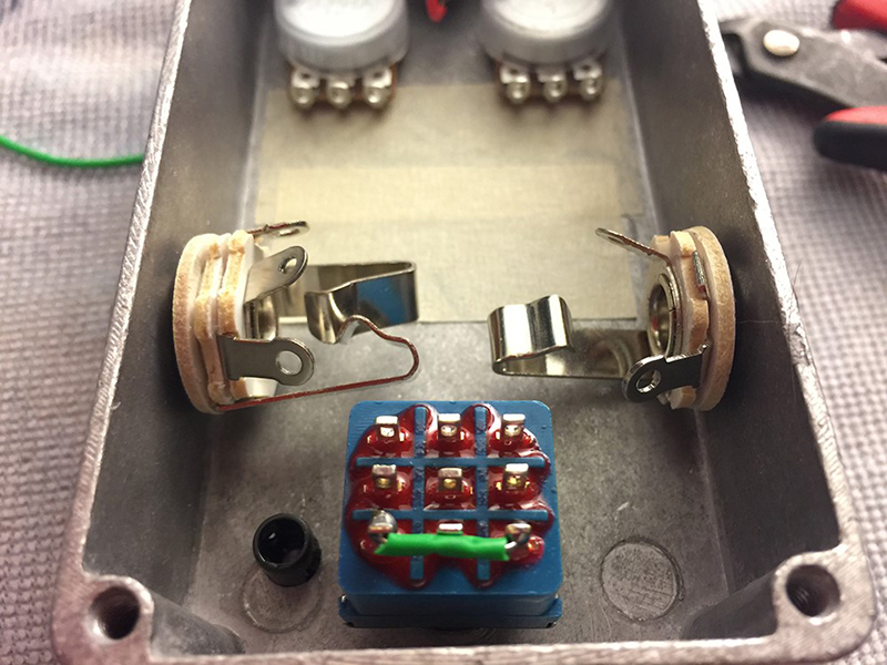 Solder a wire from lug 3 to lug 9 on the 3DPT switch