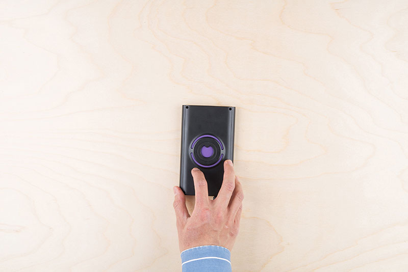 Place the Walabot on a flat table